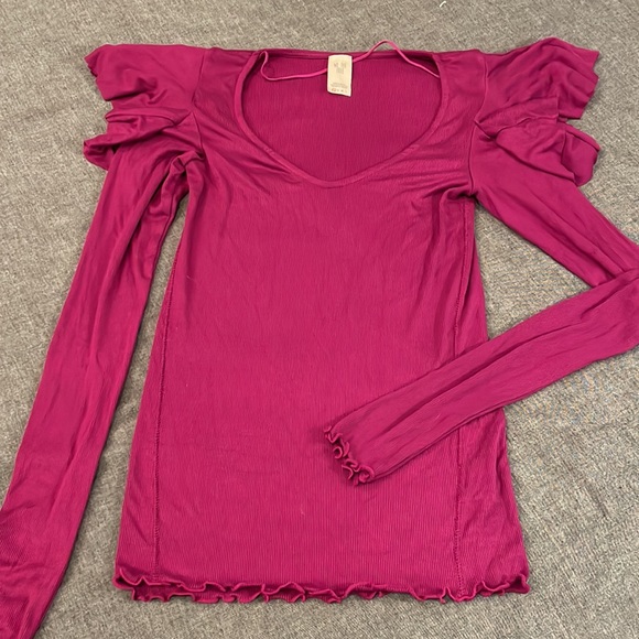 FREE PEOPLE Ruffle Shoulder long sleeved top FUCHSIA XS - Picture 2 of 11